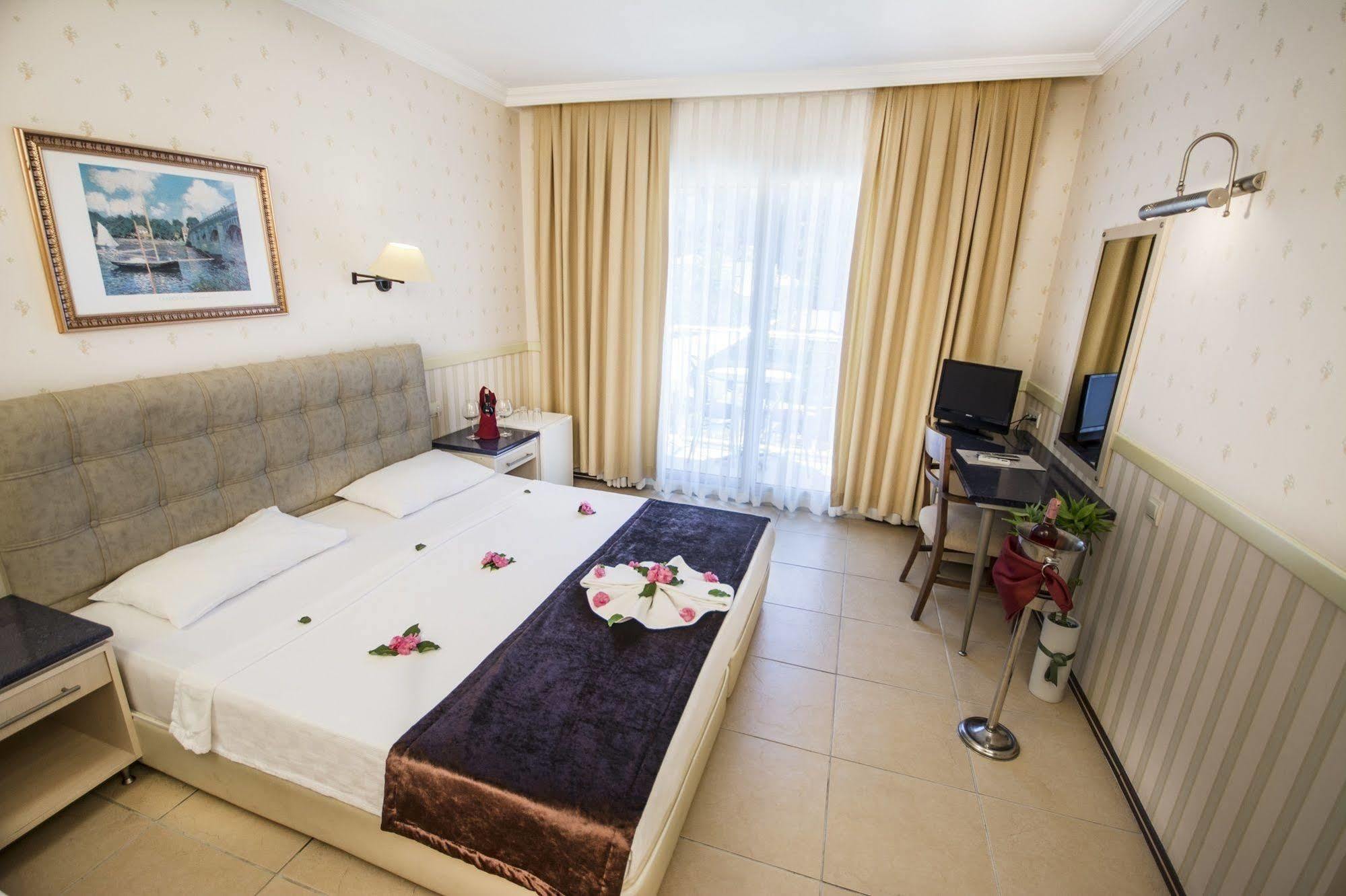 Mersoy Bellavista Suites (Adults Only) Icmeler Exterior photo