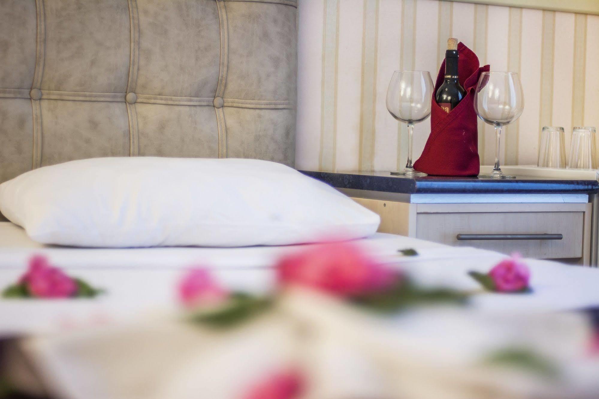 Mersoy Bellavista Suites (Adults Only) Icmeler Exterior photo